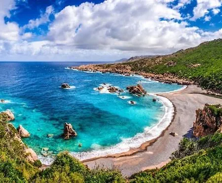 Emmita's - Relax Among Red Rocks And Pool