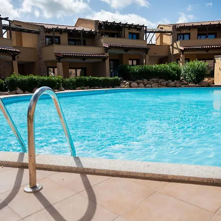 Emmita's - Relax Among Red Rocks And Pool Costa Paradiso