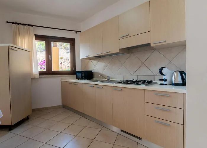 Emmita's - Relax Among Red Rocks And Pool Апартаменты