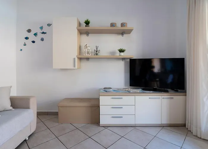 Апартаменты Emmita's - Relax Among Red Rocks And Pool