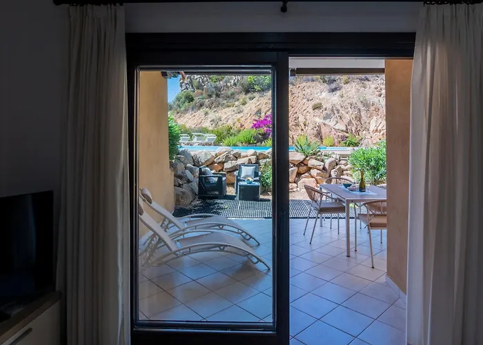 Апартаменты Emmita's - Relax Among Red Rocks And Pool Коста-Парадисо