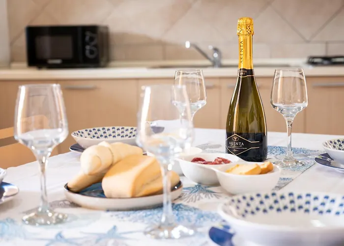 Emmita's - Relax Among Red Rocks And Pool Апартаменты *