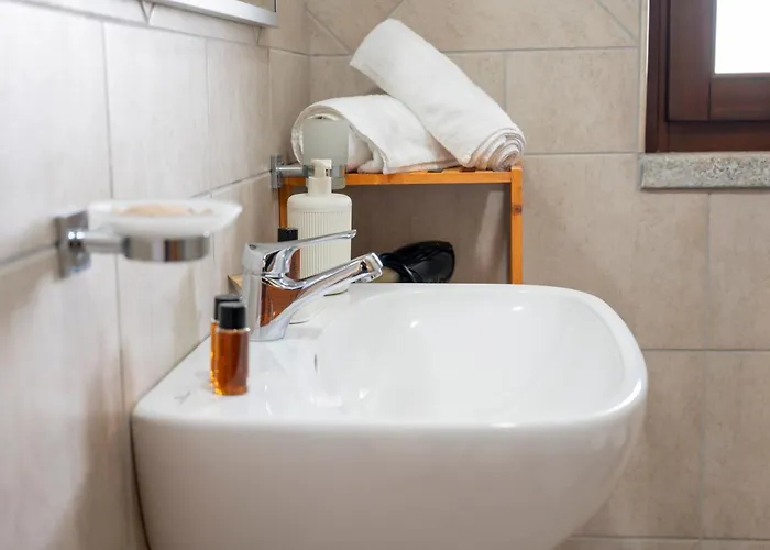 Emmita's - Relax Among Red Rocks And Pool * Коста-Парадисо